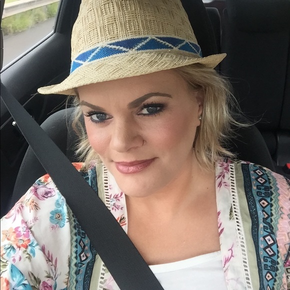 Meet your Posher, Jamie - Picture 2 of 8